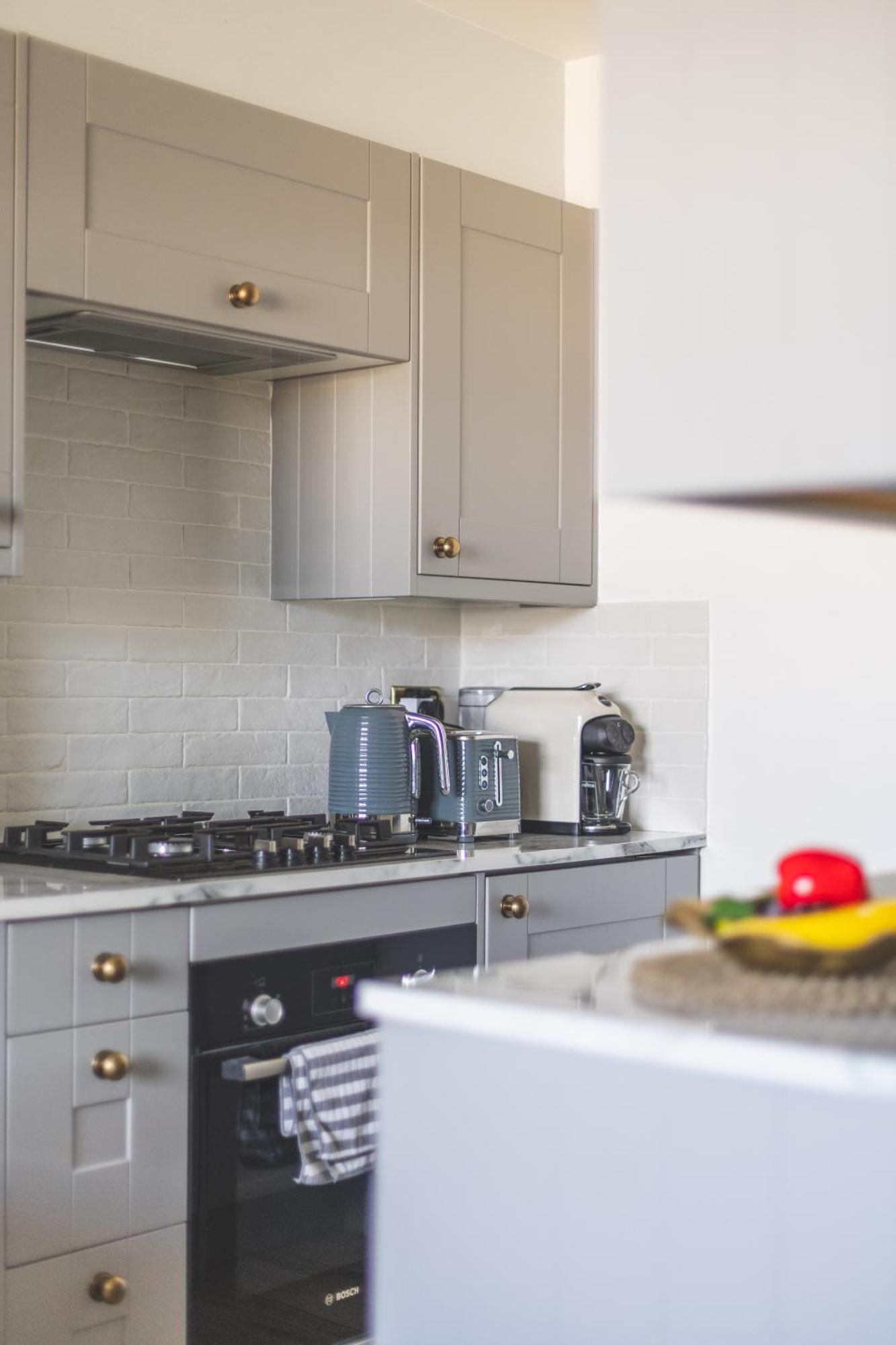 Luxurious 1-Bedroom Apartment In Kensington Londra Esterno foto